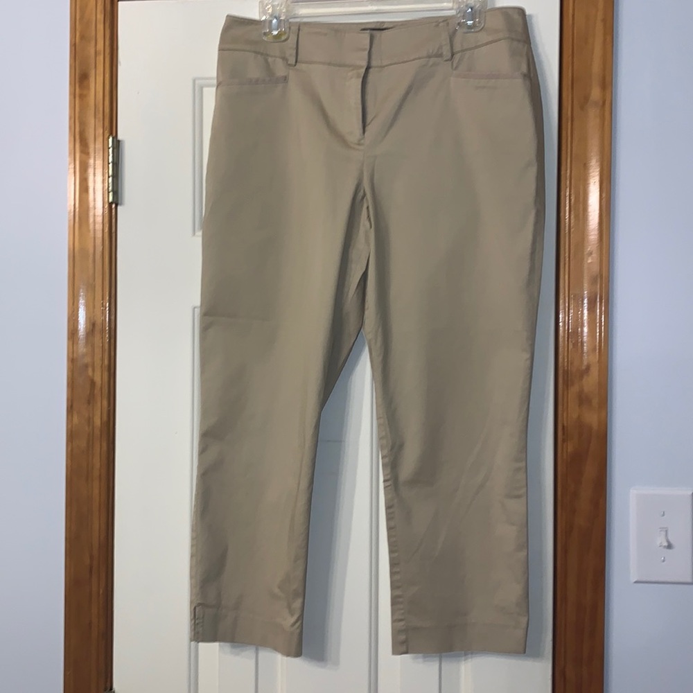New York & Company khaki Capri pants